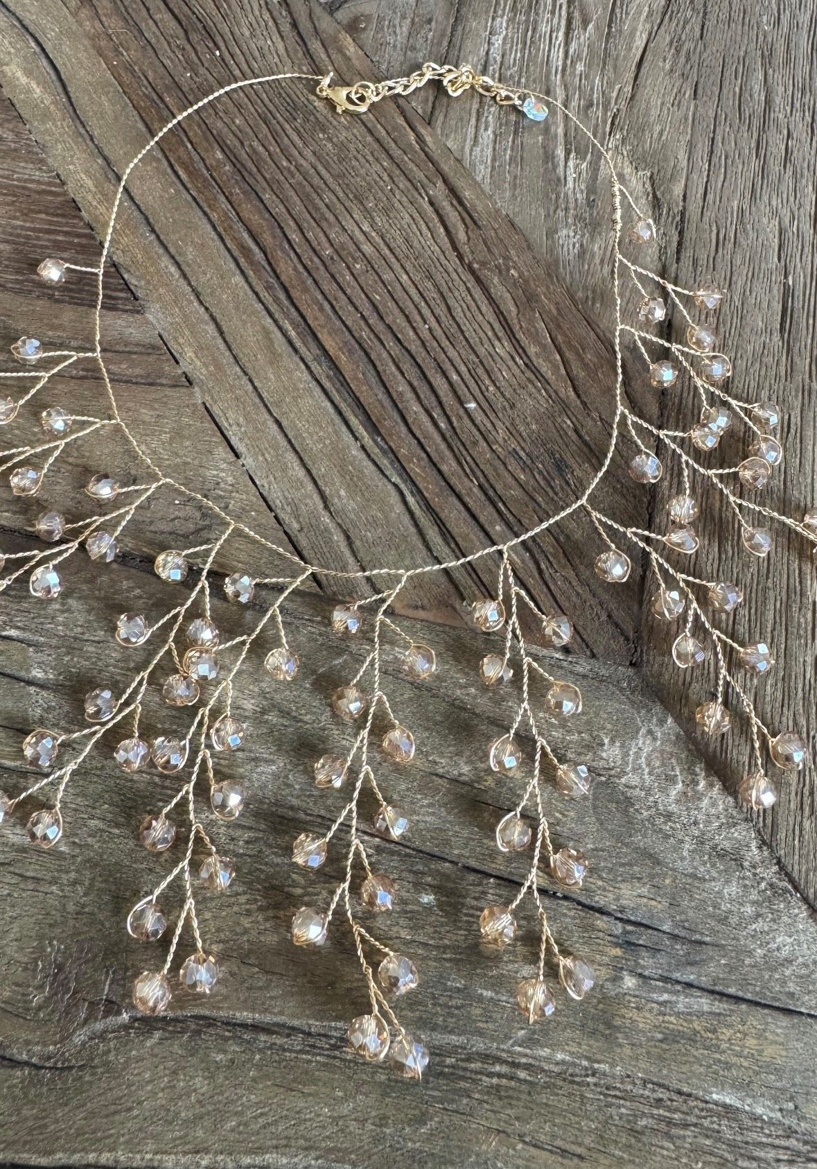 Collar piedras doradas