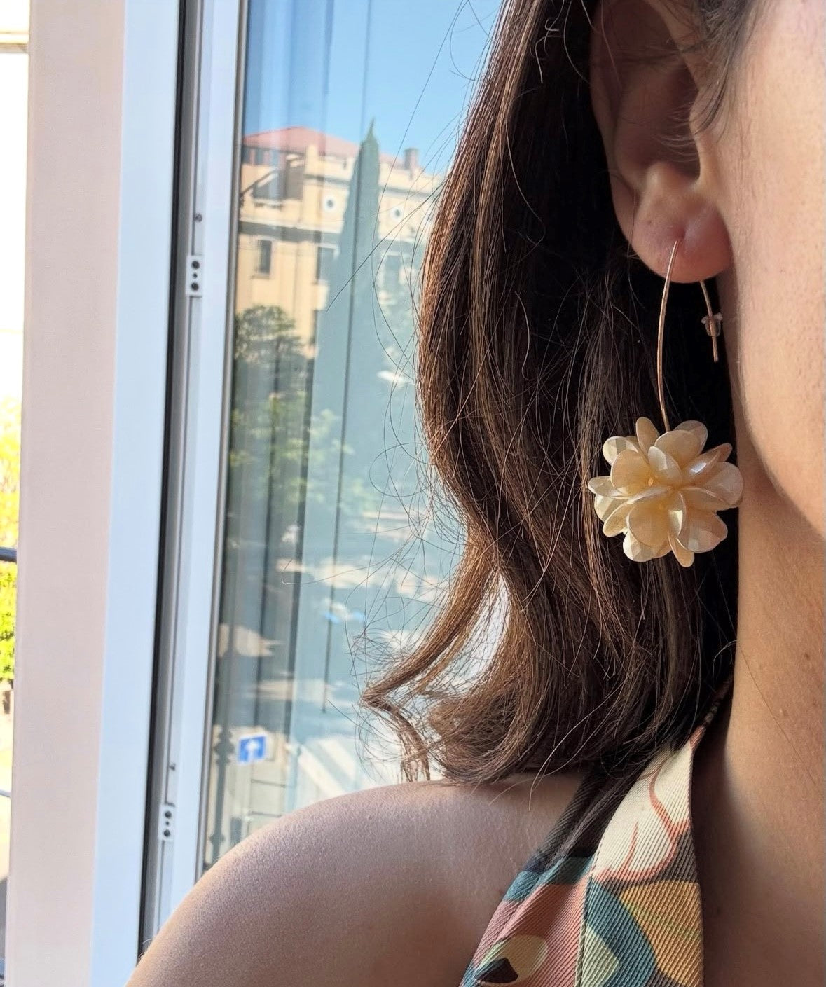 Pendientes flor blanca