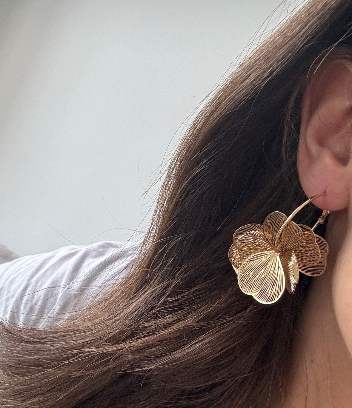 Pendientes aro flor dorados